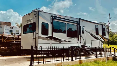 Premium FHU Pull-Through RV Site — image 1 of 8