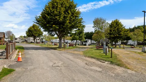 Pull Thru RV Site — image 7 of 7