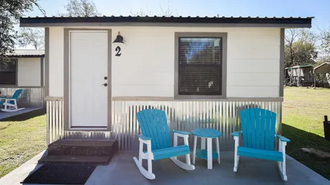 Cabin 2 — image 1 of 6