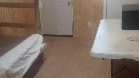 Cabin 5 - Small — image 2 of 2