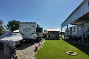 Mustang RV Park – photo 4