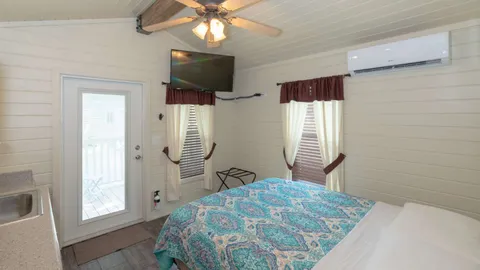 Studio Park Model Rental — image 2 of 7