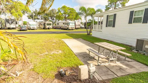 Cozy Full Hookup RV Site — image 2 of 2