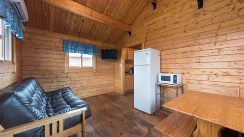 Cindy Bear Cottage — image 2 of 7