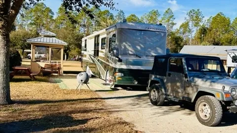 30/50 Full Hookup Back-in SR-E RV Site — image 1 of 2