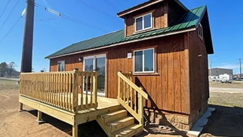 Deluxe Family Cabin w/ Loft — image 1 of 10