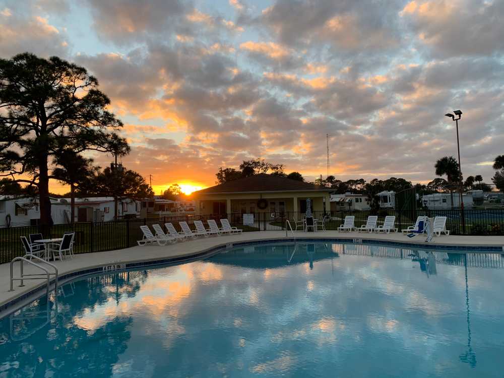 Whispering Palms RV Park: Your Florida Oasis Awaits