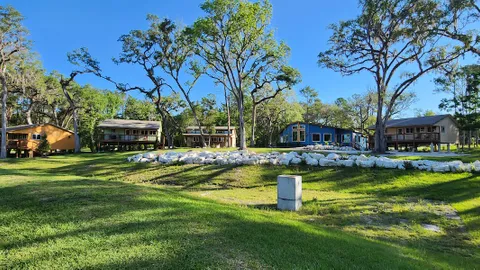 Lakeview Cabin 2 ADA-Farm of Dreams Resort Brooksville — image 8 of 8