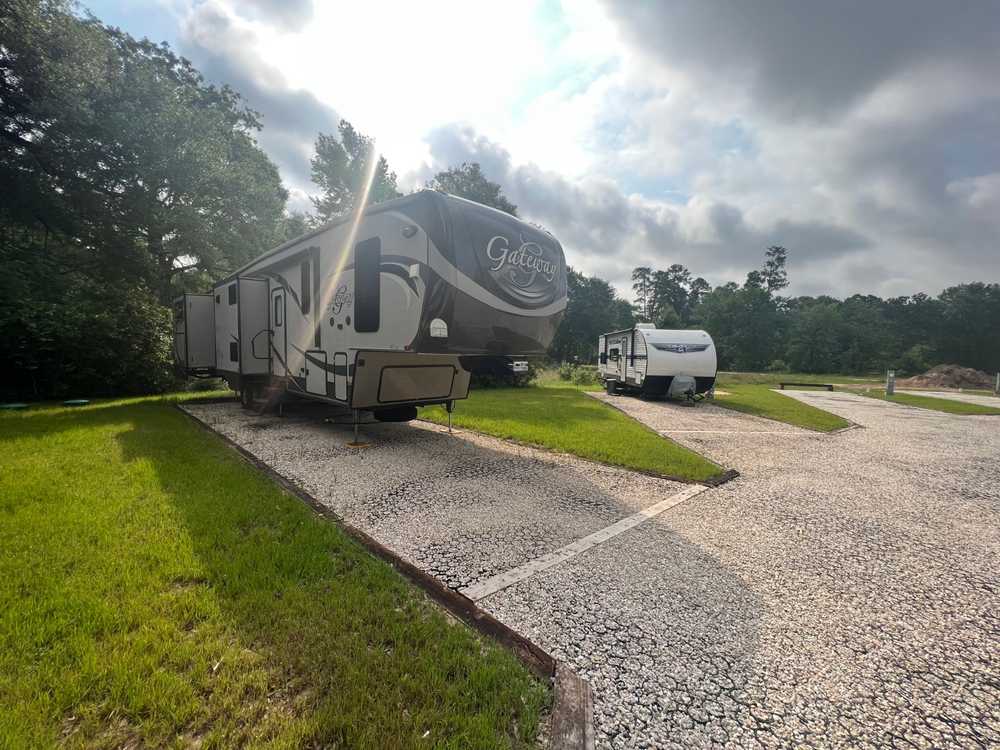 Peaceful Pines RV Park, Conroe, Texas - Photo 2