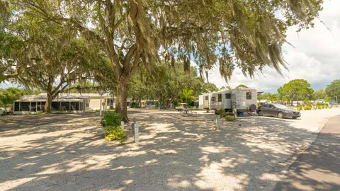 Deluxe Full Hookup Pull-through RV Site — image 2 of 3