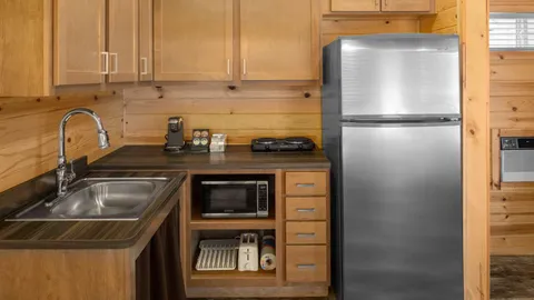 Premium Cottage 1 Bedroom-Accessible — image 2 of 9