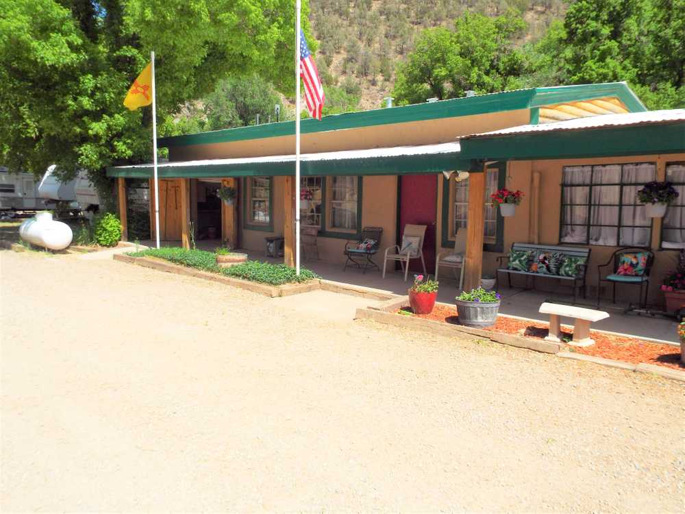 River Ranch RV Park - Photo 2