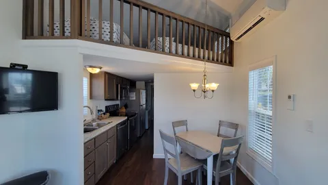 Keys Cottage with Sleeping Loft Sleeps 7 — image 2 of 5