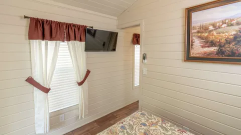 2 Bedroom Cottage — image 14 of 14