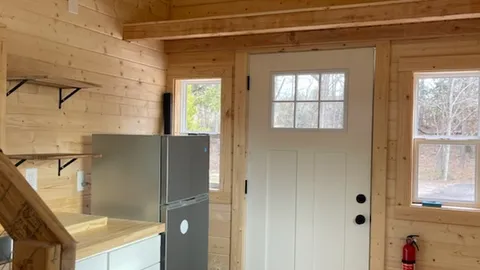 Tiny House — image 2 of 5