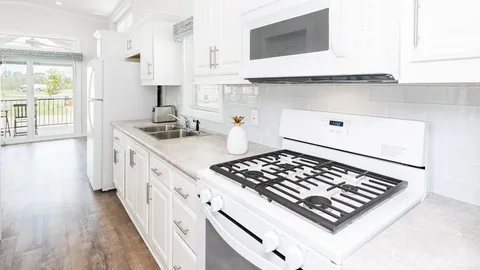 Carolina Cottage 1 Bedroom w/ Loft — image 2 of 9