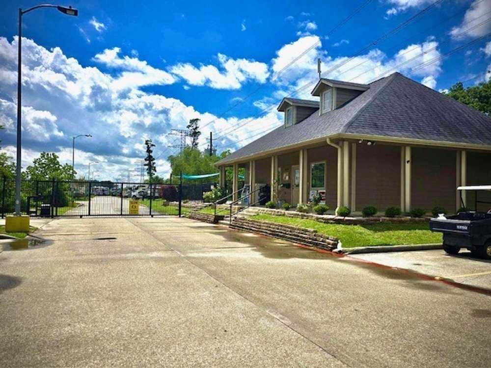 Bayou Bend RV Resort, Baytown, Texas - Photo 5