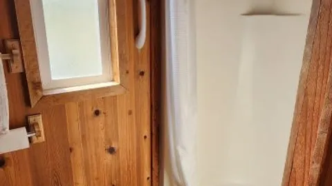 Cozy Cabin-sleeps 3-4 — image 14 of 14