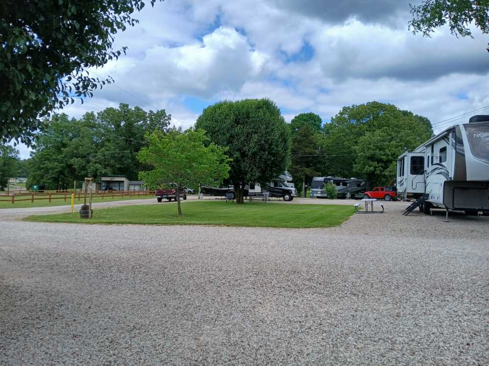 Green Acres Campground, Savannah, Tennessee - Photo 5