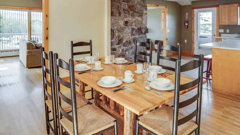 Mountain View Lodge — image 2 of 13
