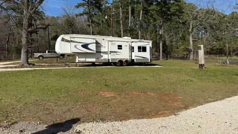 Lake View Site - XL — image 2 of 8