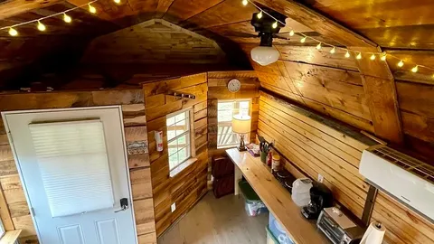 Brookie Cabin — image 2 of 15
