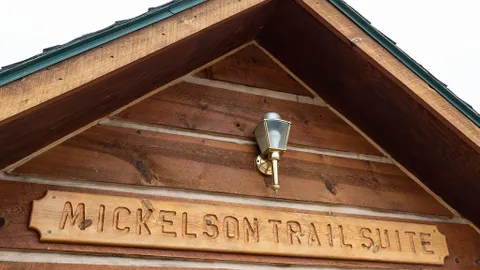 Mickelson Trail Suite - Sleeps 8 — image 1 of 10