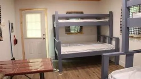 Rustic Cabin - Sleeps 6 — image 6 of 6