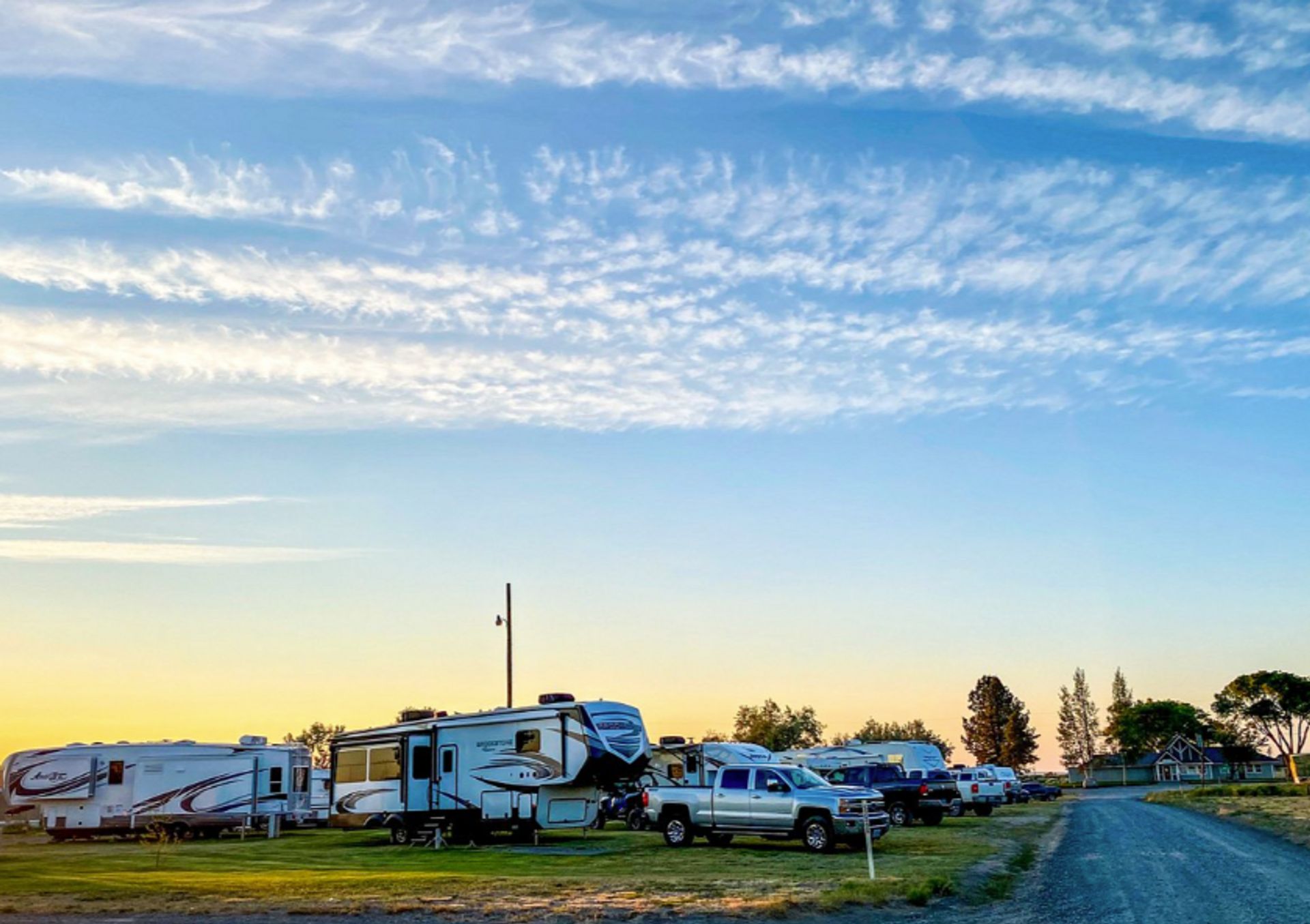 Lakeside Motel & RV Park