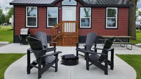 Deluxe Cabins — image 1 of 16