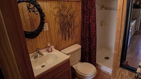Premium Cabin 1 — image 2 of 4