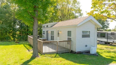 Cottage Vacation Rental (Sleeps 2) — image 1 of 9