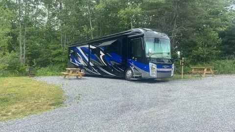 Premium Back-In Full Hookup 30/50 Amp RV Site — image 7 of 7