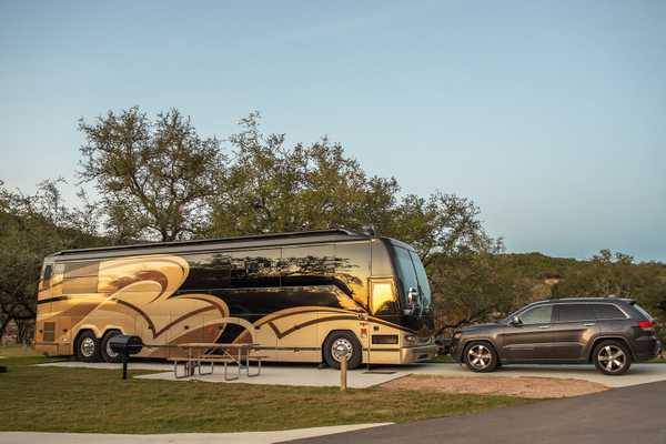 Red Carpet Back-In RV (Unlevel)