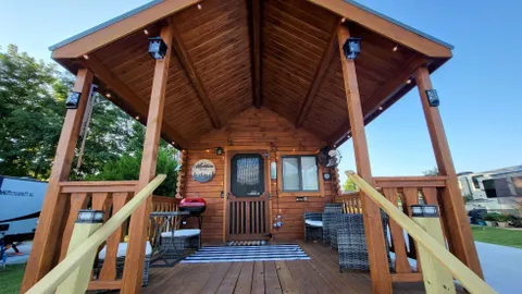 Deluxe Lodge with Loft Call To Book — image 1 of 12