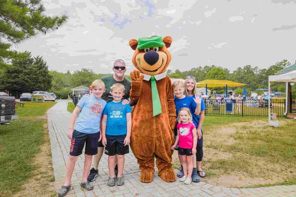 YOGI BEAR™ BIRTHDAY BASH! WEEKEND