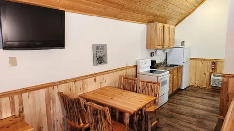 One King Motel Room — image 4 of 4