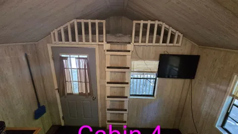 Deluxe Cabin — image 2 of 4