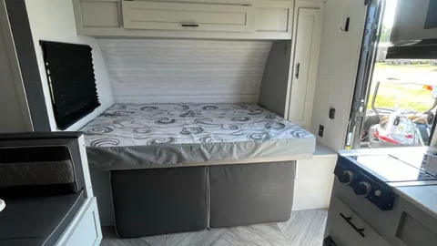 Modern 1 Bedroom RV w/ Bunkhouse — image 2 of 16