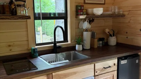 Cabin — image 2 of 9