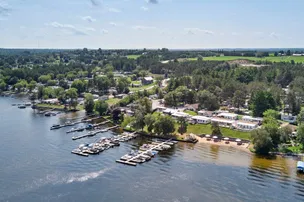 Bobcaygeon Shores Cottage Resort – photo 3