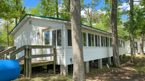 Cook's Cabin — image 1 of 10