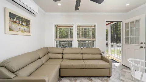 Pinewoods Deluxe Cottage — image 2 of 11