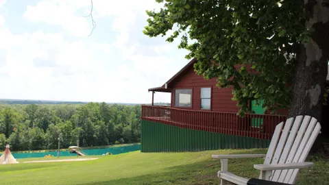 Eagle’s Nest Lodge — image 1 of 24