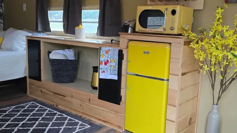 Wilma-Vintage Camper — image 2 of 5