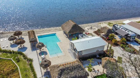 Beautiful Waterfront with Tiki 30/50 Amp — image 1 of 4