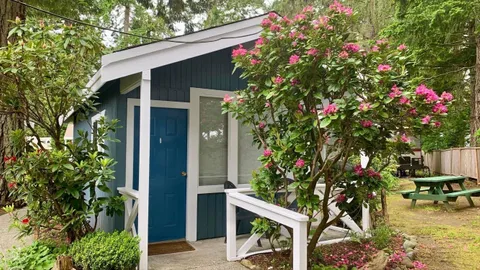 One Bedroom Rustic Cottage — image 1 of 6