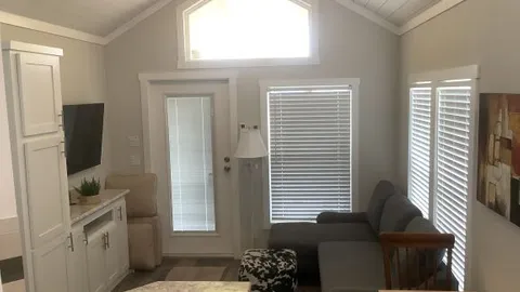 1 Bedroom Vacation Rental w/ Loft — image 2 of 6