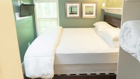 Premium Cottage 2 Bedroom with Loft — image 2 of 14