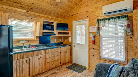 Comfort Cabin — image 2 of 7
